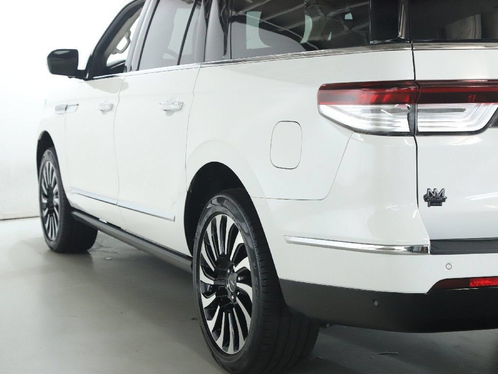 Used 2022 Lincoln Navigator L Black Label AWD/4WD image 48