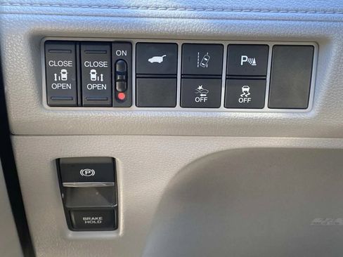 Used 2018 Honda Odyssey Elite image 21
