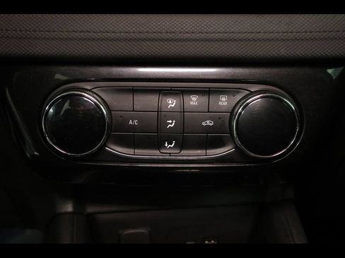 Used 2025 Chevrolet TrailBlazer LT AWD/4WD image 24