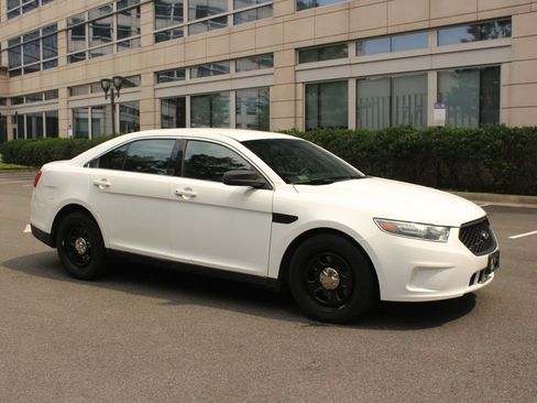 Used 2019 Ford Taurus Police Interceptor AWD image 2