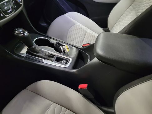 Used 2021 Chevrolet Equinox LS w/ LS Convenience Package image 26