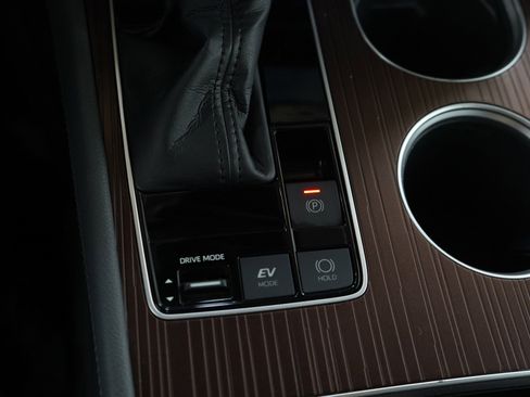 Used 2022 Toyota Sienna XLE image 25