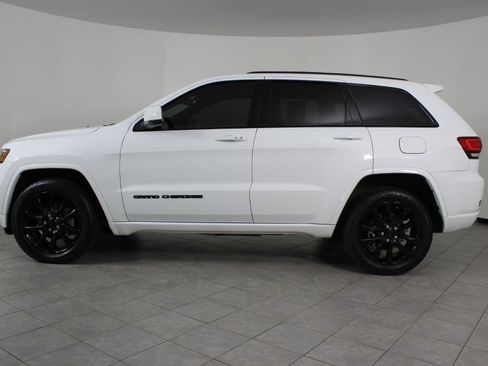 Used 2019 Jeep Grand Cherokee Altitude image 21