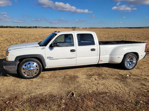 Used 2007 Chevrolet Silverado 3500 2WD Crew Cab w/ Heavy-Duty Power Package image 6