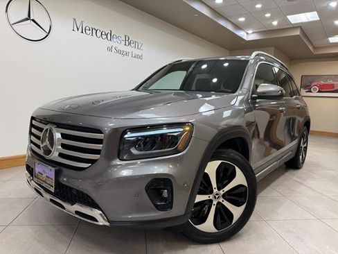 Used 2025 Mercedes-Benz GLB 250 image 1