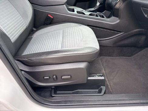 Used 2017 Ford Escape Titanium image 19