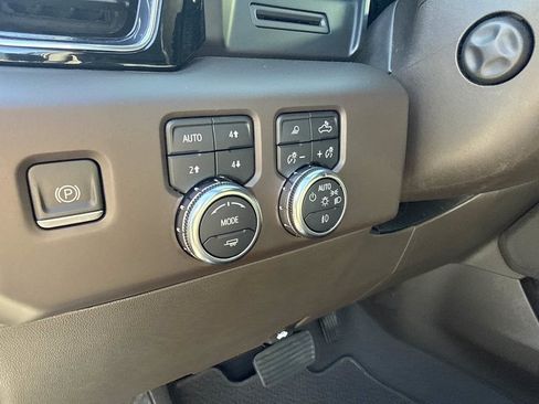 Used 2022 GMC Sierra 1500 Denali AWD/4WD image 16