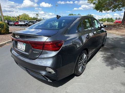 Used 2024 Kia Forte GT-Line w/ GT-Line Premium Package FWD image 4