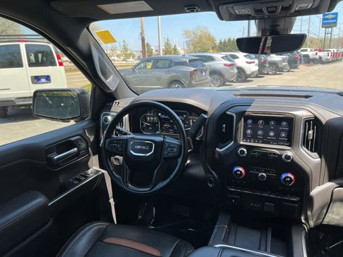 Certified 2020 GMC Sierra 1500 AT4 w/ Off-Road Performance Package AWD/4WD image 34