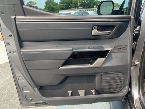Used 2025 Toyota Tundra Limited AWD/4WD image 19