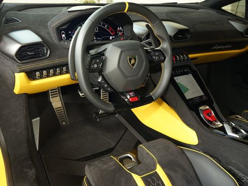 Used 2023 Lamborghini Huracan Tecnica RWD image 10