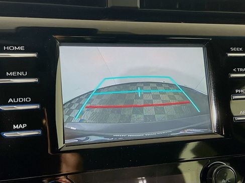 Used 2019 Toyota Camry SE FWD image 12