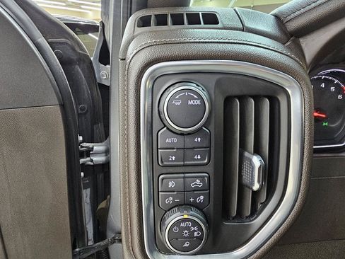 Used 2020 Chevrolet Silverado 1500 LTZ w/ LTZ Texas Edition AWD/4WD image 34
