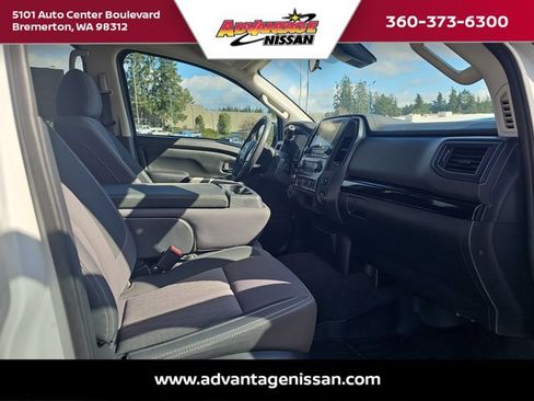 Used 2022 Nissan Titan SV w/ Accessory Utility Package image 25