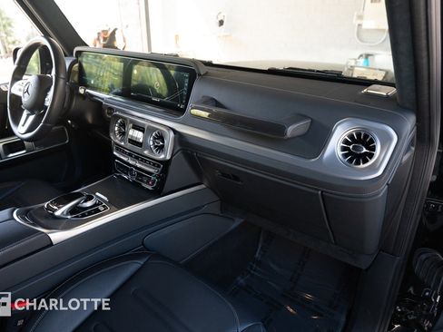 Used 2024 Mercedes-Benz G 550 image 32