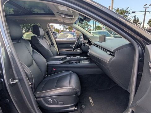 Used 2022 Genesis GV70 2.5T w/ Advanced Package AWD/4WD image 18