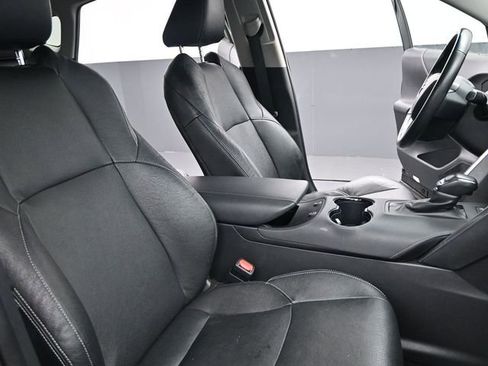 Used 2023 Toyota Venza LE image 22