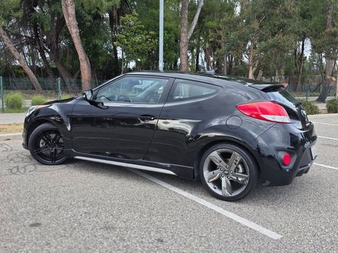Used 2015 Hyundai Veloster Turbo FWD image 17