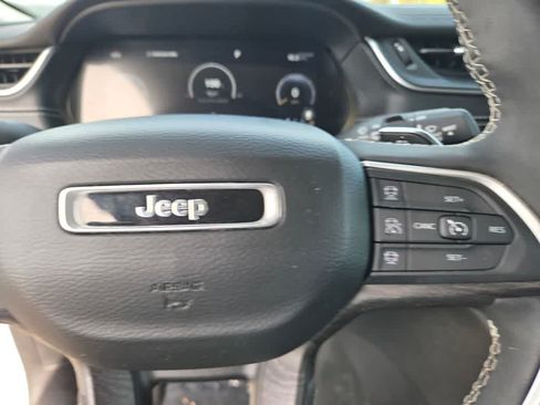 Used 2023 Jeep Grand Cherokee Limited AWD/4WD image 21