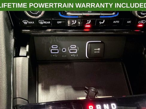 Used 2024 Jeep Grand Cherokee Overland w/ Luxury Tech Group IV AWD/4WD image 30