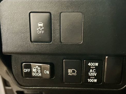 Used 2020 Toyota Tacoma TRD Off-Road image 11