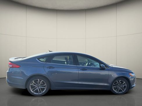 Used 2018 Ford Fusion SE w/ Equipment Group 201A image 8