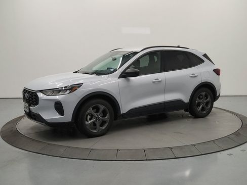 Used 2025 Ford Escape ST-Line FWD image 4
