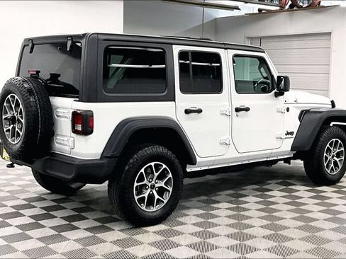 Used 2024 Jeep Wrangler Unlimited Sport AWD/4WD image 12
