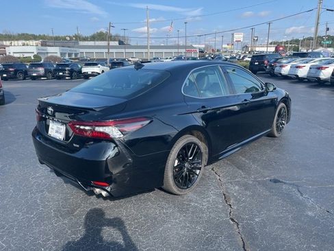 Used 2024 Toyota Camry XSE image 3