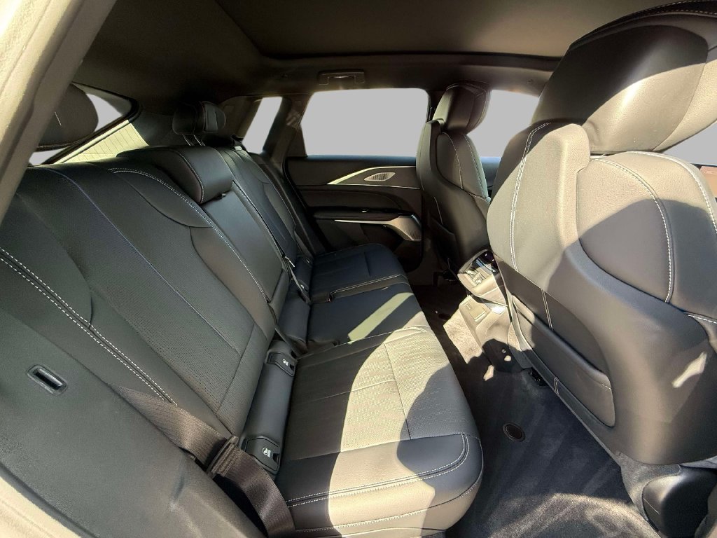 Used 2025 Cadillac Lyriq Luxury w/ LPO, Floor Liner Package AWD/4WD image 16