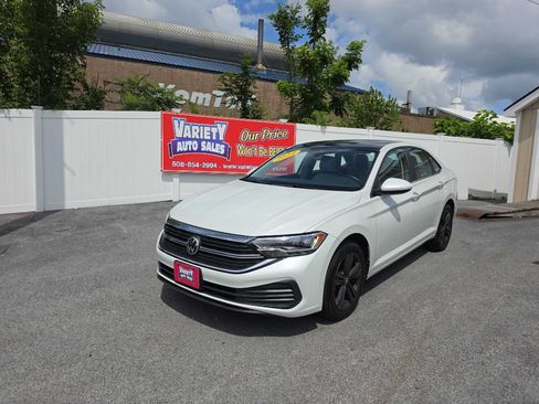 Used 2024 Volkswagen Jetta SE FWD image 12