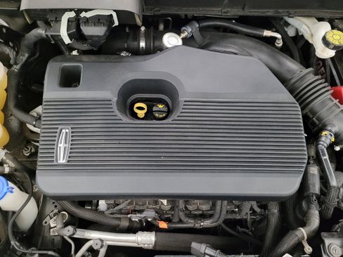 Used 2019 Lincoln Nautilus Select AWD/4WD image 30