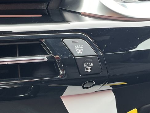 Used 2025 BMW X1 xDrive28i w/ M Sport Package image 6