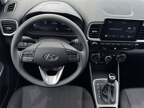 New 2026 Hyundai Venue SE image 17