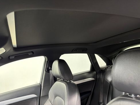 Used 2018 Audi Q3 2.0T Premium Plus w/ Premium Plus Package FWD image 12