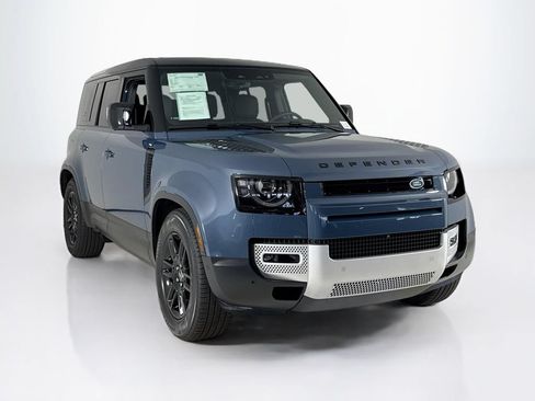 Used 2024 Land Rover Defender 110 SE AWD/4WD image 7