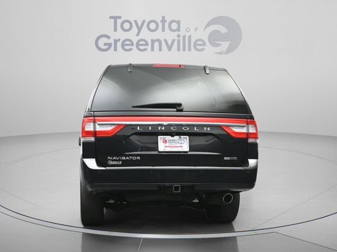 Used 2015 Lincoln Navigator 4WD image 10