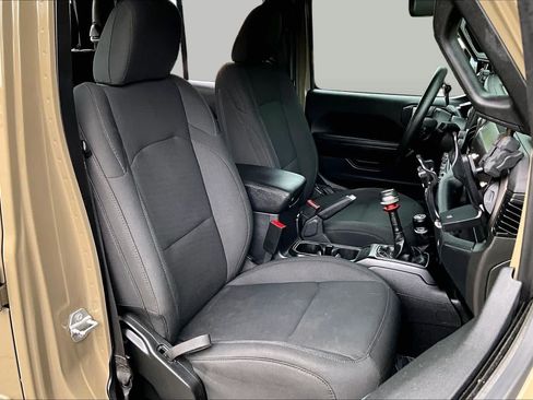 Used 2020 Jeep Gladiator Sport AWD/4WD image 9