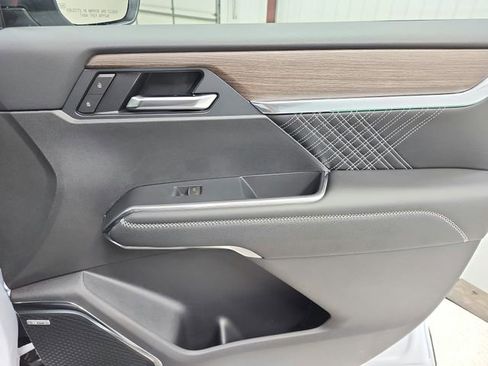 New 2026 GMC Acadia Denali w/ Super Cruise Package FWD image 44