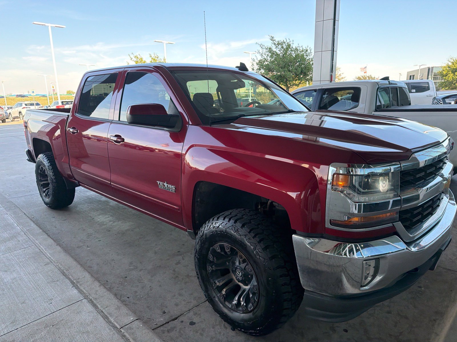 Used 2018 Chevrolet Silverado 1500 LT w/ Texas Edition AWD/4WD image 33
