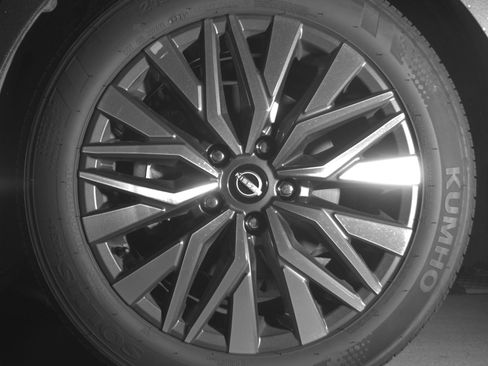 Used 2025 Nissan Altima 2.5 SV FWD image 12