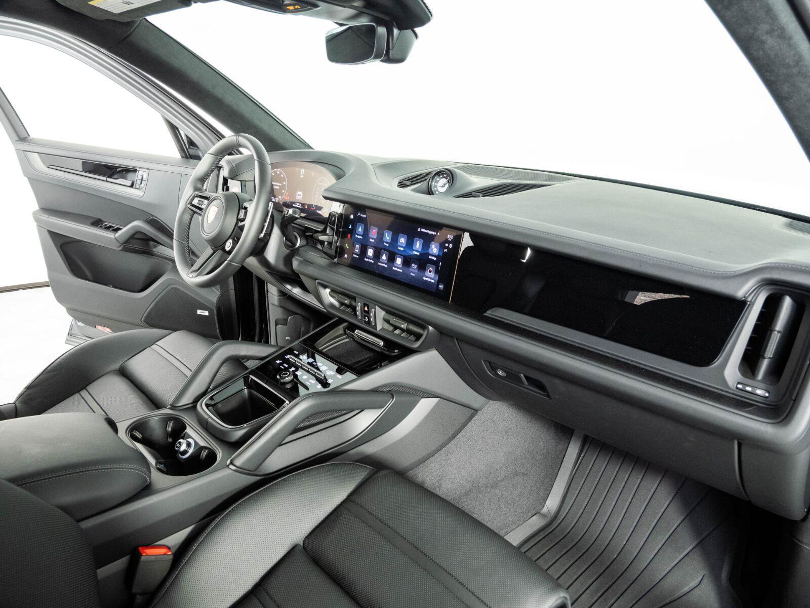 Certified 2026 Porsche Cayenne GTS AWD/4WD image 25