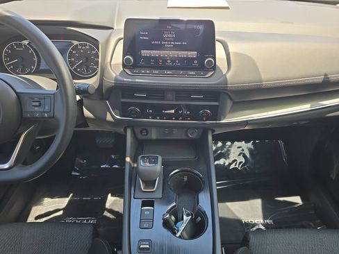 Used 2024 Nissan Rogue SV FWD image 11