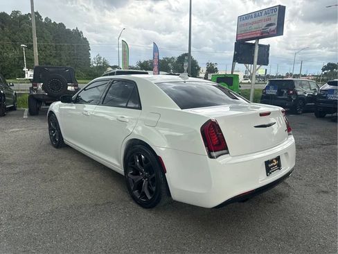 Used 2023 Chrysler 300 Touring w/ Sport Appearance Package RWD image 7
