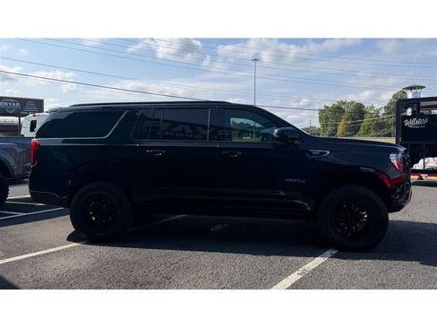 Used 2021 GMC Yukon XL AT4 w/ AT4 Premium Plus Package AWD/4WD image 6