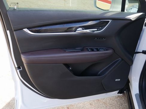 Used 2020 Cadillac XT6 Premium Luxury image 14