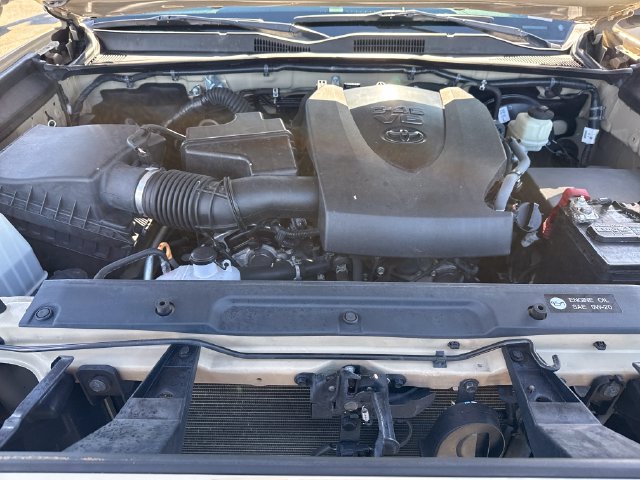 Used 2018 Toyota Tacoma TRD Sport w/ Technology Package AWD/4WD image 27