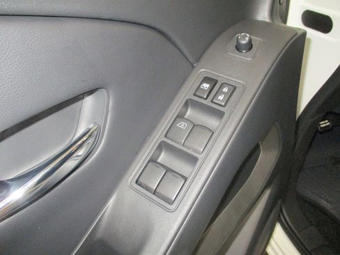 New 2025 Nissan Frontier SV image 13