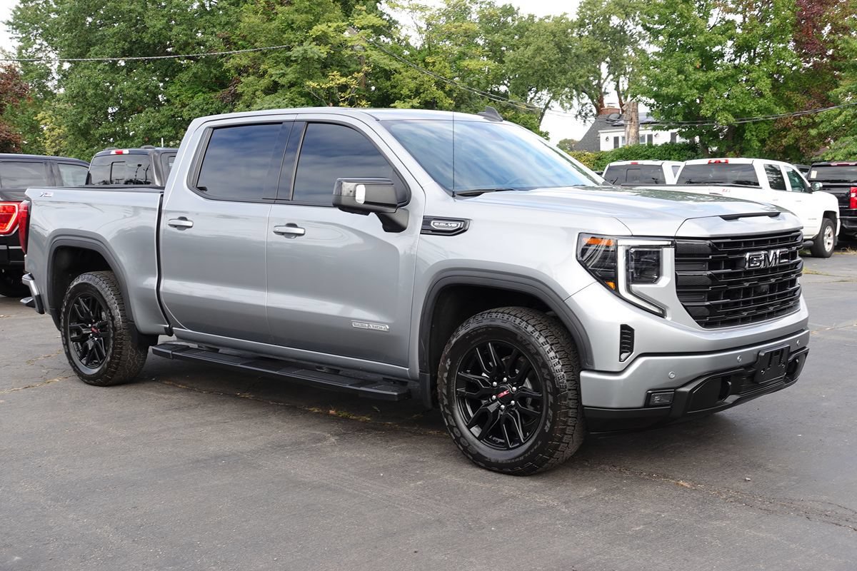 Used 2024 GMC Sierra 1500 Elevation w/ Elevation Premium Package AWD/4WD image 4