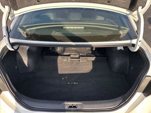 Used 2025 Nissan Altima 2.5 SR FWD image 24